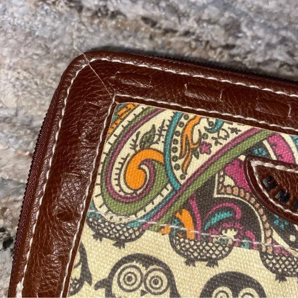 UNIONBAY Cream and Brown Zip Wristlet Wallet (13) - Picture 5 of 9